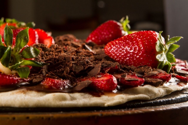 pizza-de-chocolate-com-morango-640x427.jpg